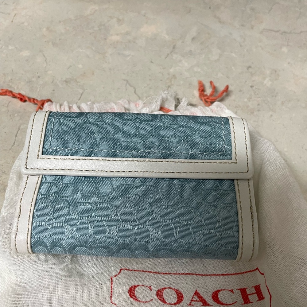 Vintage Coach Blue and White Women's Wallet - Picture 2 of 5
